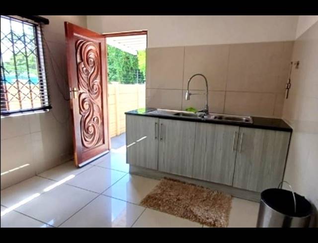 4 BEDROOM HOUSE FOR SALE IN VELD EN VLEI